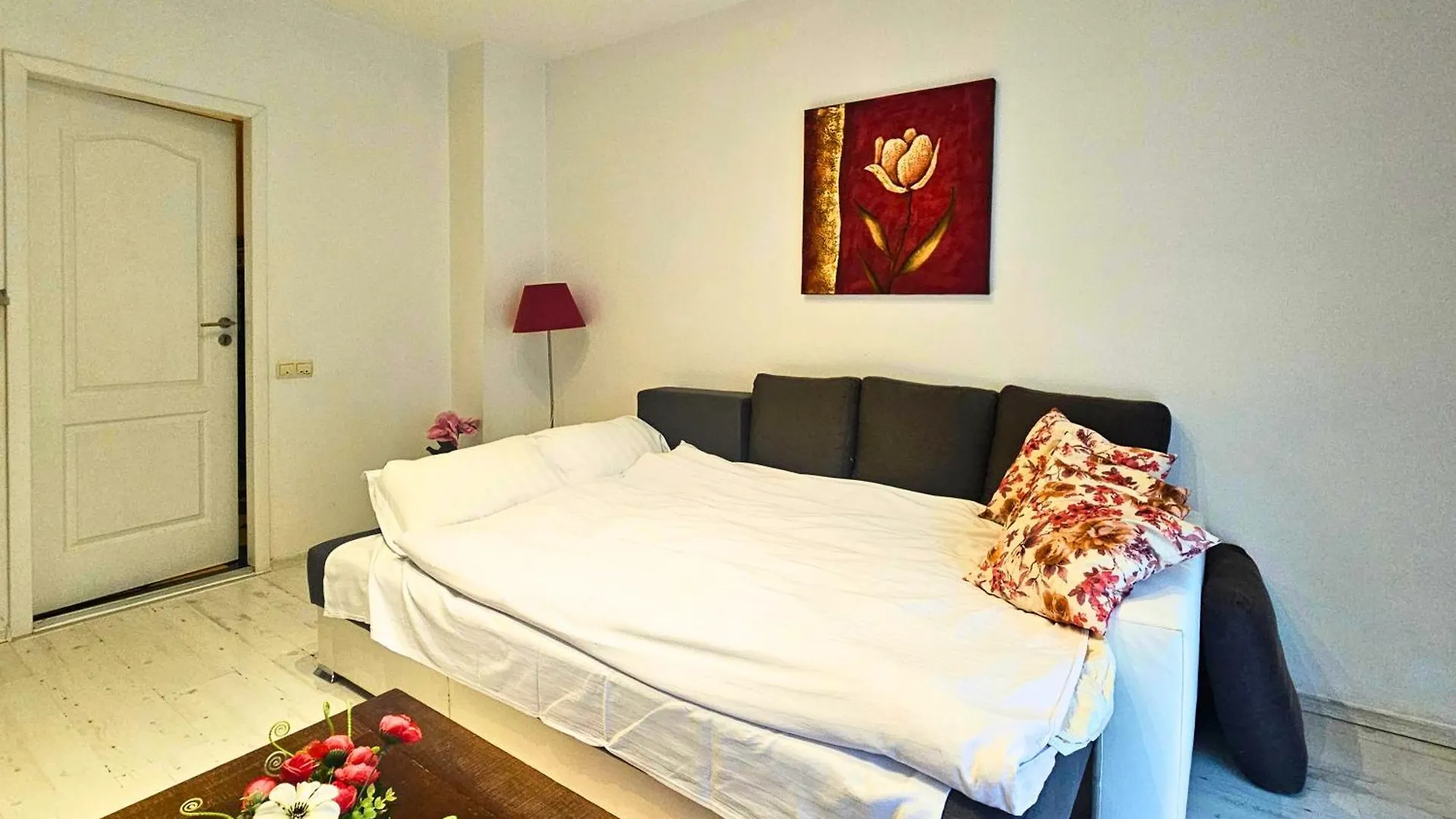 Rosuites Apartment Accommodation Bucarest 0*,